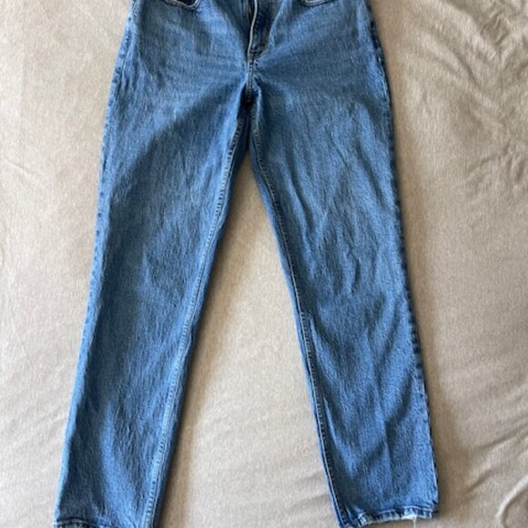 Abercrombie Women's 28/6 Curve Love, The Straight Mid-Rise Jean - Picture 5 of 7